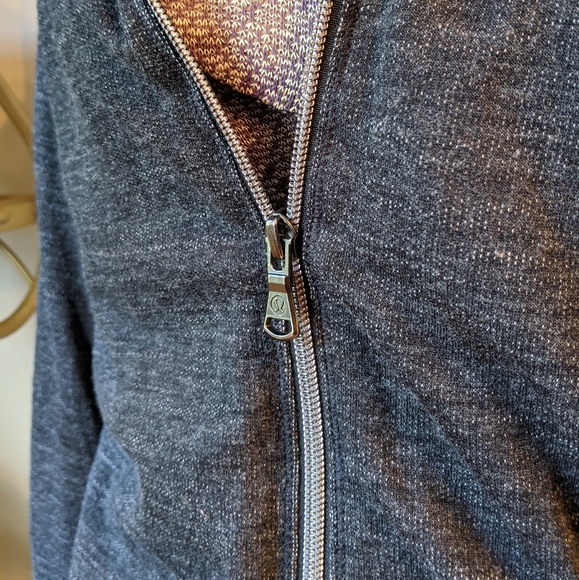 Lululemon Sweater - Picture 6 of 7